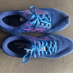 Women’s Brooks levitate